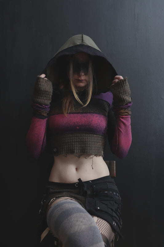 TellItToMeOnceIWontBelieveIt (S, XL) Hooded Long Sleeve Tatter Shirt