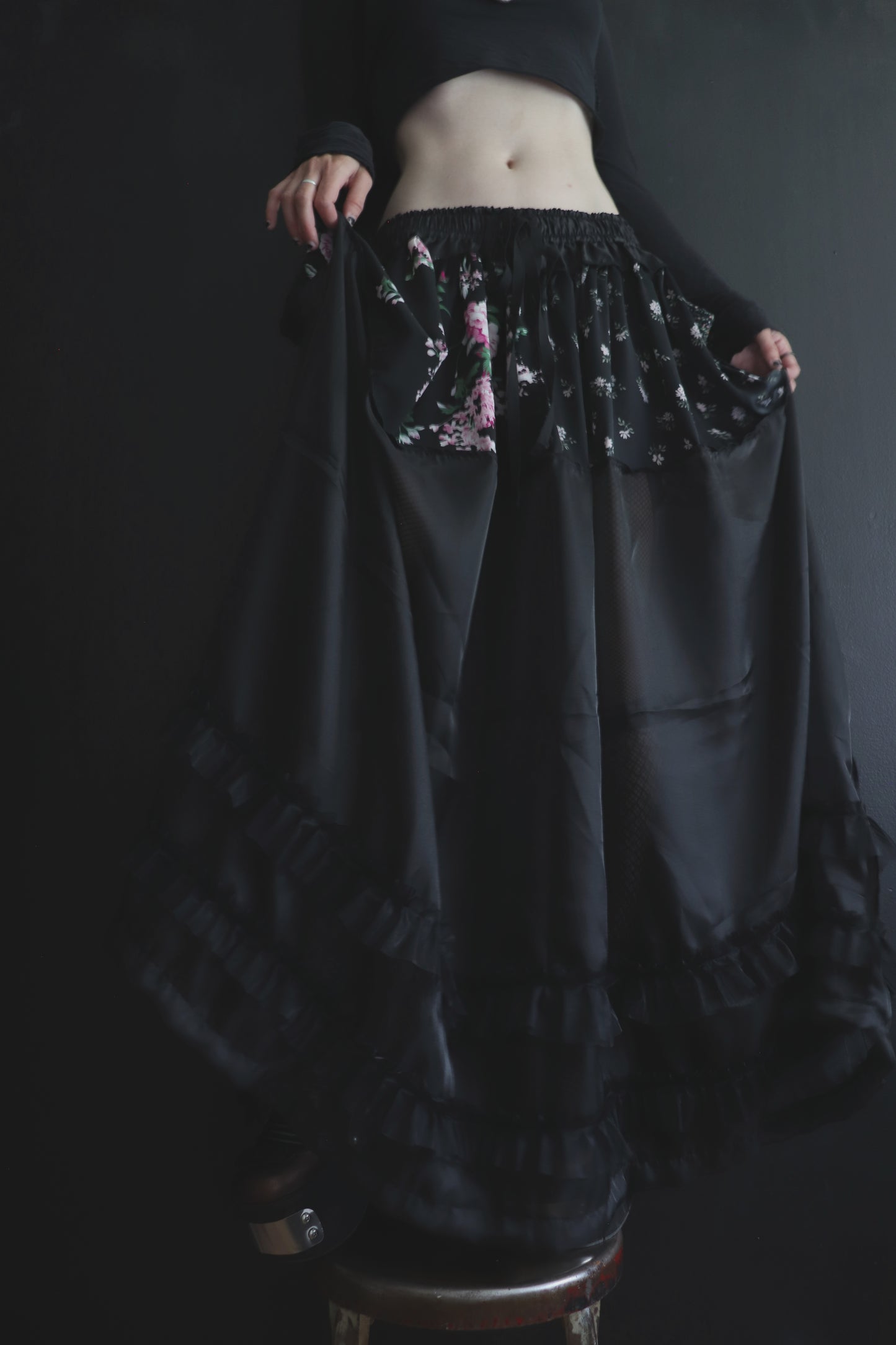 WeWillNeverDoAsOthersDo (One Size) Floor Length Floral Skirt With Ruffles