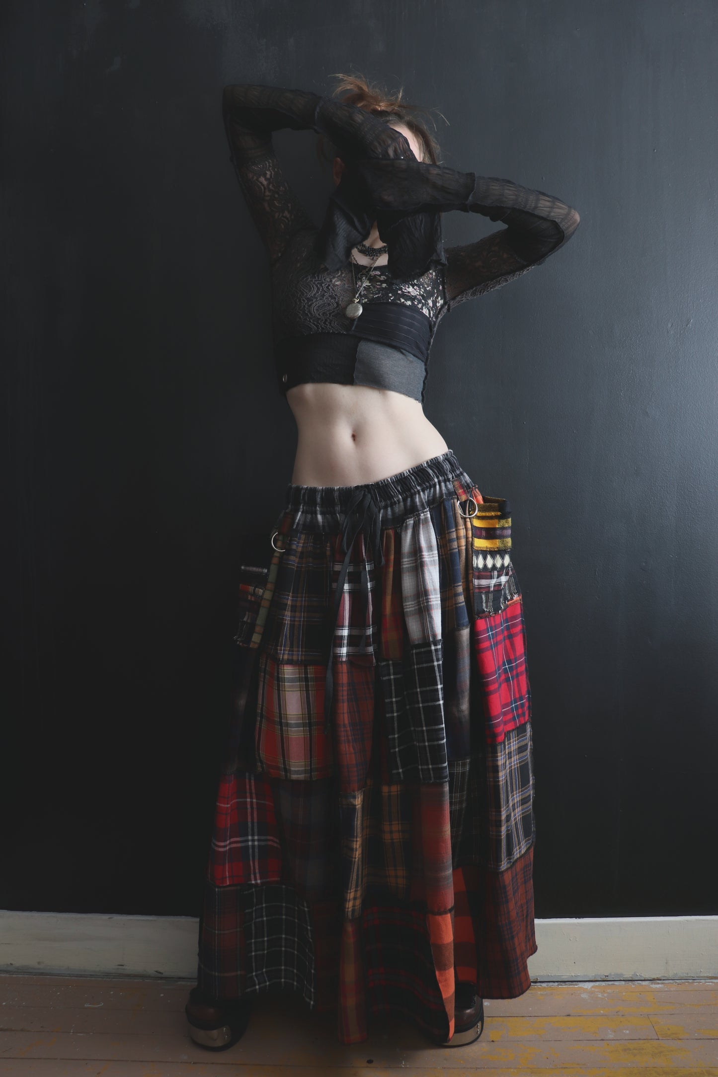 WannaDoWhatEveryoneWantsOnAWeekendNight (S) Long Sleeve Patchwork Mesh & Lace Crop Top