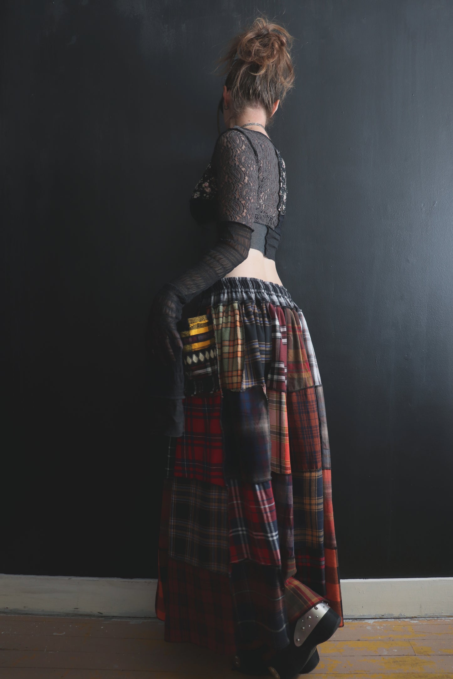 WannaDoWhatEveryoneWantsOnAWeekendNight (S) Long Sleeve Patchwork Mesh & Lace Crop Top