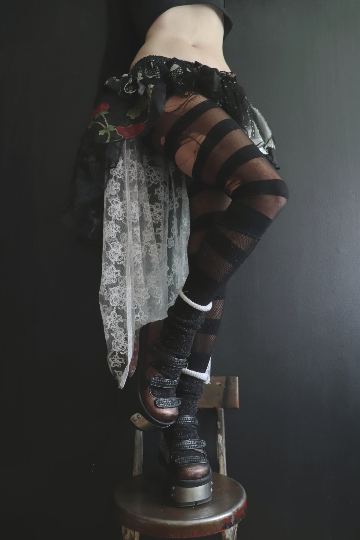 WillNeverEverMakeItBoring(One Size) Tattered Sheer And Lace Layering Skirt