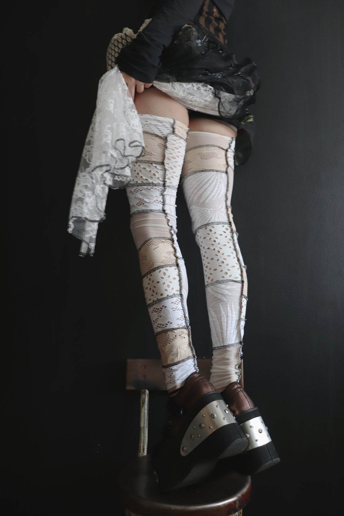 TheWhitestFlowersTheyBoughtAndThenLaidDown (One Size) Footless Thigh High Stockings Mummy Mix