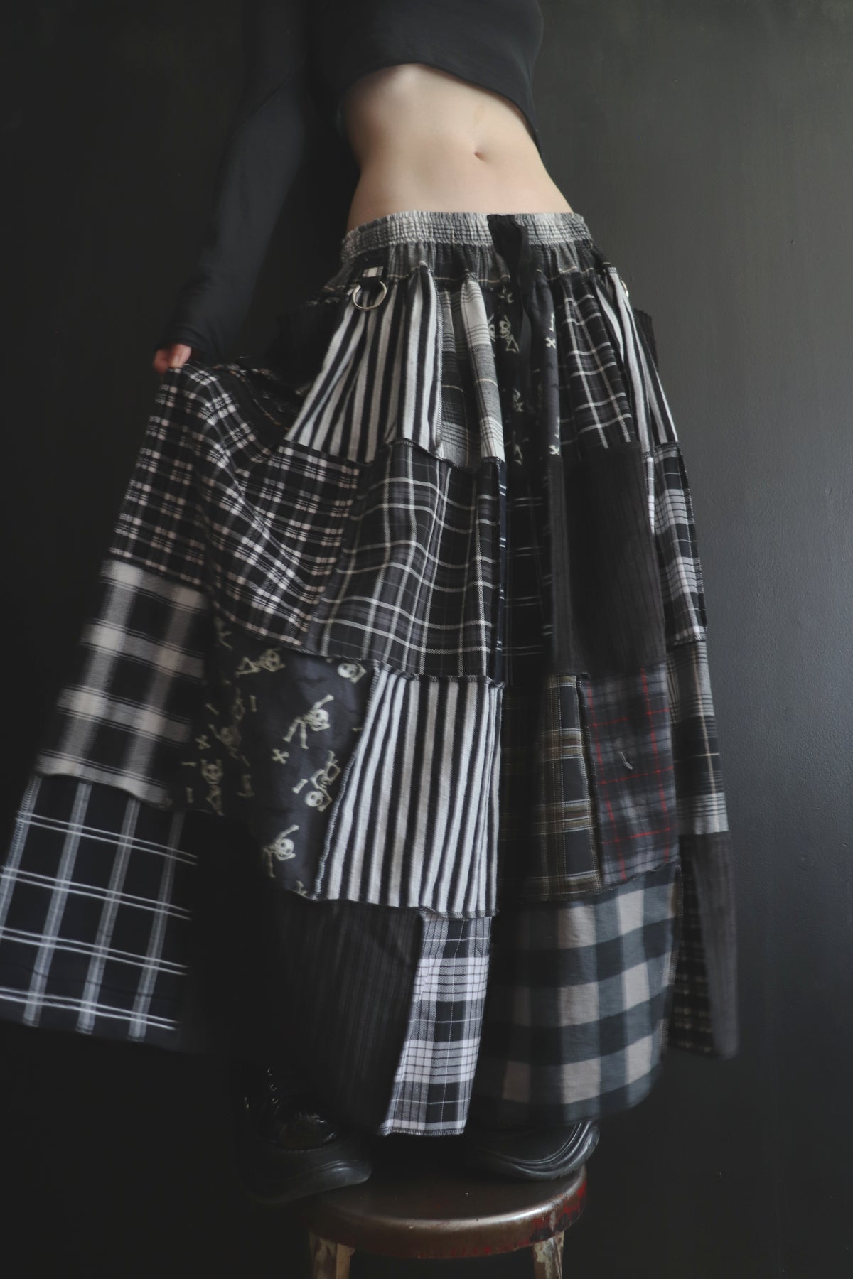 TheBrightestMemoriesThatStingAsTheyFadeOut (One Size) Cotton Patch Quilt Floor Length Skirt With Pockets Black & Whites