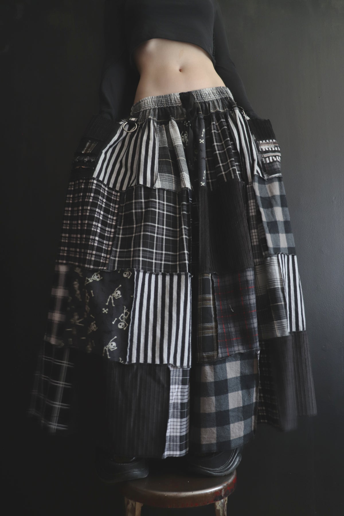 TheBrightestMemoriesThatStingAsTheyFadeOut (One Size) Cotton Patch Quilt Floor Length Skirt With Pockets Black & Whites