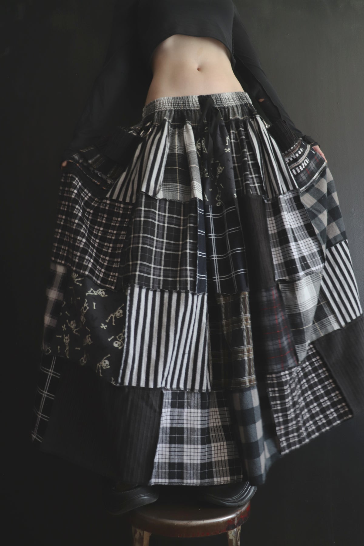 TheBrightestMemoriesThatStingAsTheyFadeOut (One Size) Cotton Patch Quilt Floor Length Skirt With Pockets Black & Whites