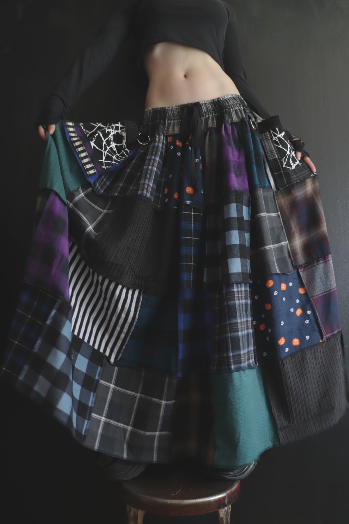 ImCarryingTheNewsThatYesterdaysChanged (One Size) Cotton Patch Quilt Floor Length Skirt With Pockets Halloween Night