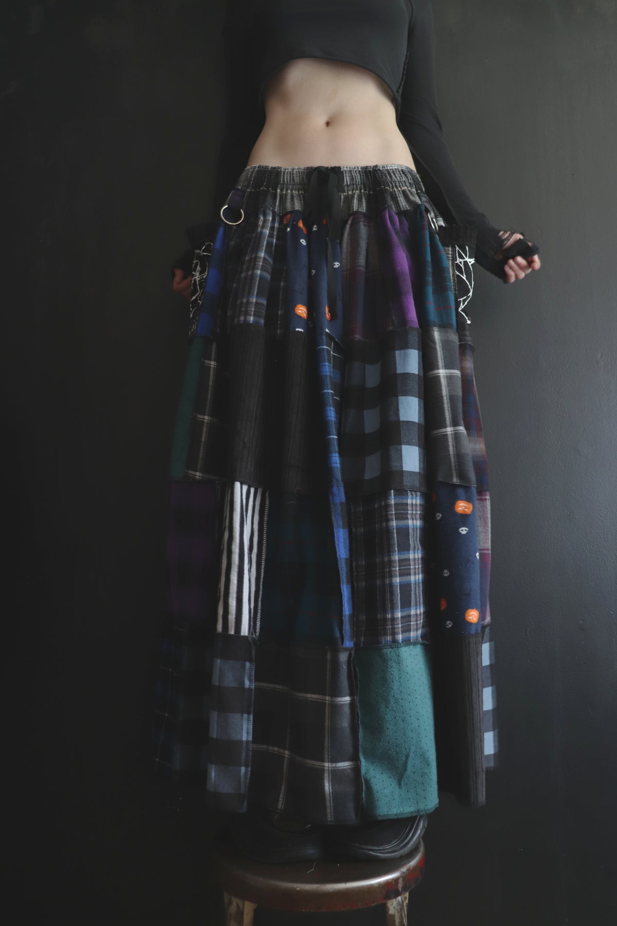 ImCarryingTheNewsThatYesterdaysChanged (One Size) Cotton Patch Quilt Floor Length Skirt With Pockets Halloween Night