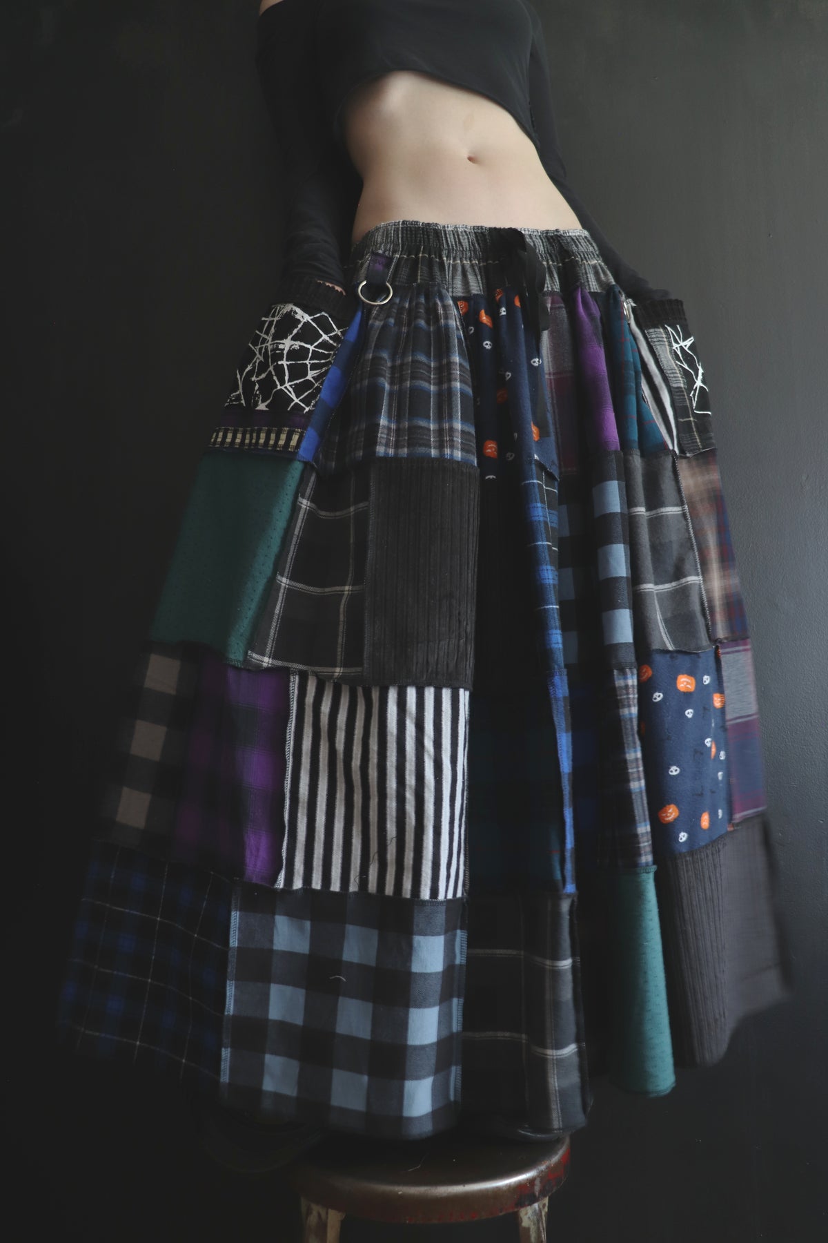 ImCarryingTheNewsThatYesterdaysChanged (One Size) Cotton Patch Quilt Floor Length Skirt With Pockets Halloween Night