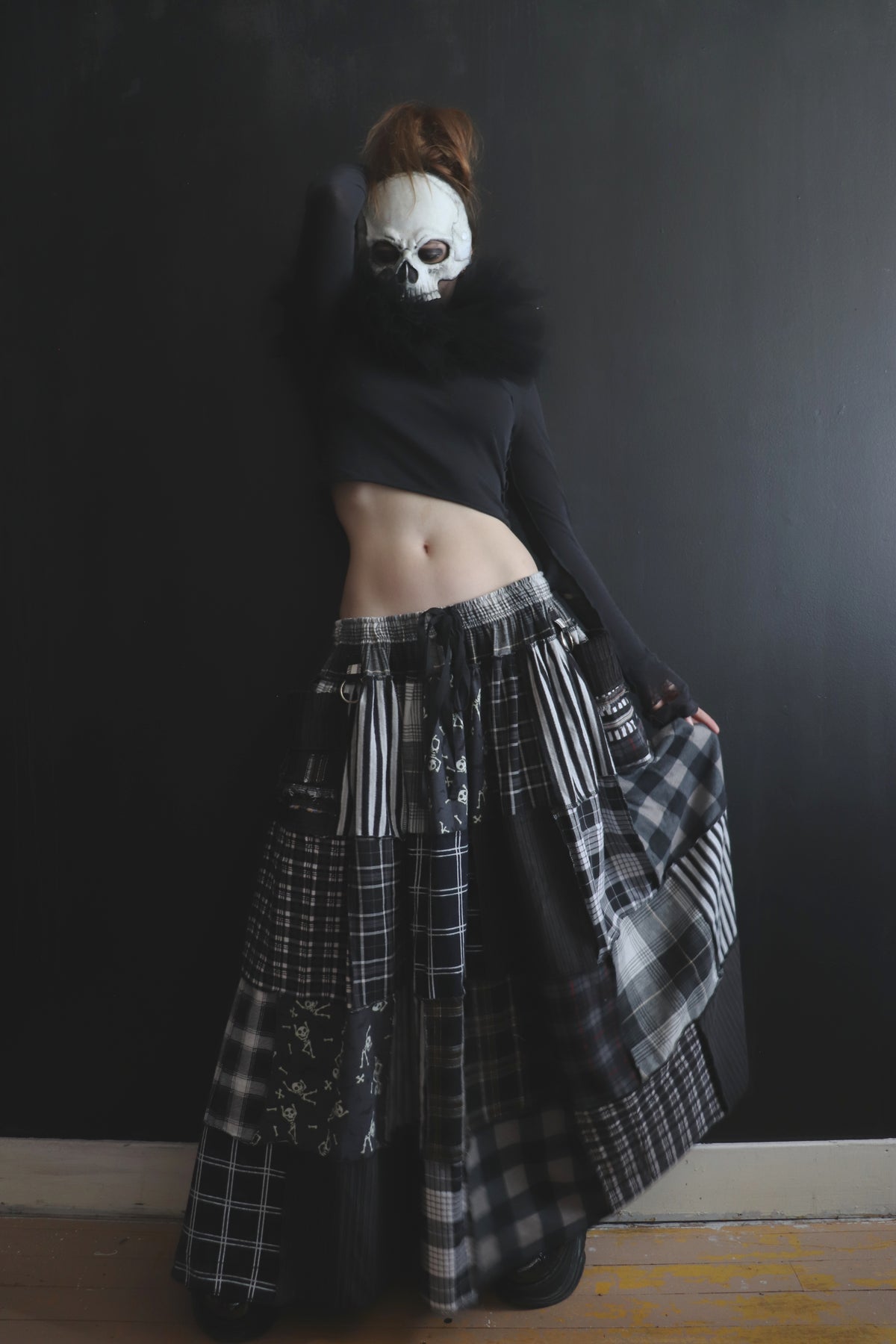 TheBrightestMemoriesThatStingAsTheyFadeOut (One Size) Cotton Patch Quilt Floor Length Skirt With Pockets Black & Whites