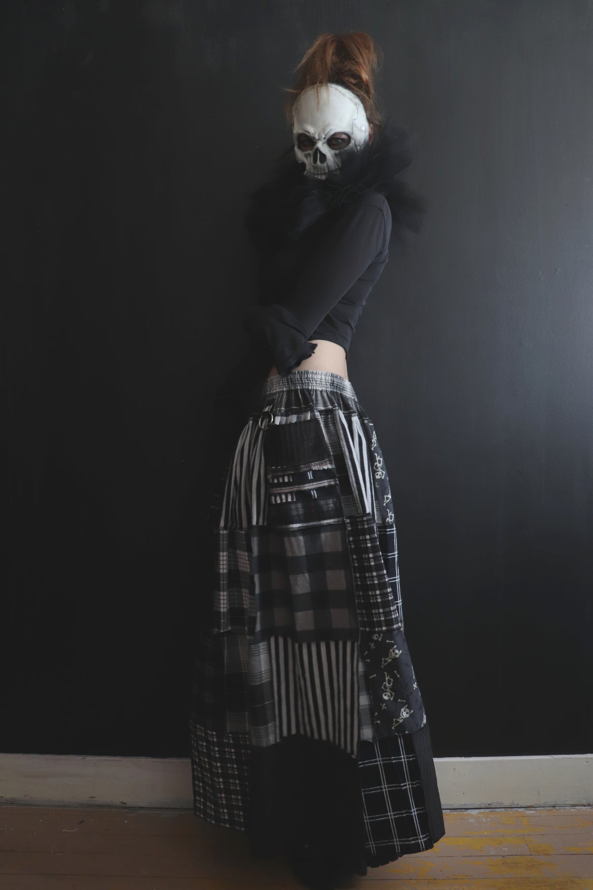 TheBrightestMemoriesThatStingAsTheyFadeOut (One Size) Cotton Patch Quilt Floor Length Skirt With Pockets Black & Whites